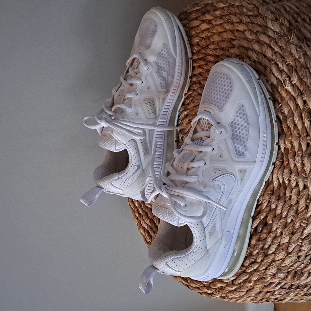 Nike Air Max Youth Genome Triple White Athletic/Gym/Running‎ Sneakers Y6/W8
